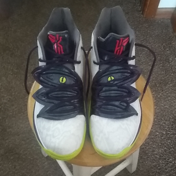 kyrie 5 size 14